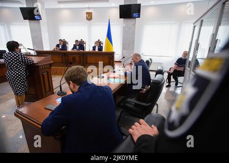 Un'audizione in tribunale nel caso del soldato dell'esercito russo Vadim Shishimarin, 21 anni, sospettato di violazioni delle leggi e delle norme di guerra in mezzo all'invasione russa dell'Ucraina. (Foto di Oleksii Chumachenko / SOPA Image/Sipa USA) Foto Stock