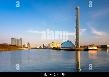 Glasgow Tower, Science Center, IMAX, The Waverley, TS Queen Mary, River Clyde, Glasgow, Scozia, Regno Unito, Europa Foto Stock