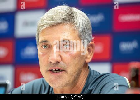 Bruxelles, Belgio. 29th luglio 2022. Il capo allenatore di Anderlecht Felice Mazzu è stato illustrato durante la conferenza stampa settimanale della squadra di calcio belga RSC Anderlecht, venerdì 29 luglio 2022 a Bruxelles, per discutere la prossima partita della competizione nazionale. FOTO DI BELGA NICOLAS MAETERLINCK Credit: Belga News Agency/Alamy Live News Foto Stock