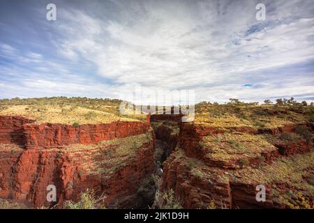 Splendida vista di Oxer Lookout nel Parco Nazionale Karijini, Australia Occidentale Foto Stock