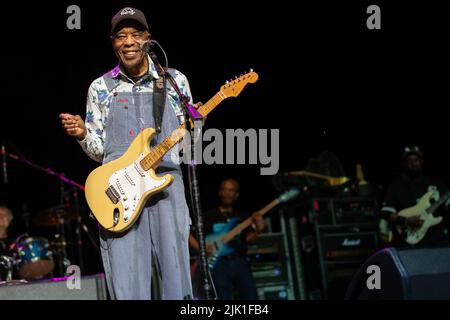 27 luglio 2022, Indianapolis, Indiana, USA: L'artista blues Buddy Guy suona all'anfiteatro TCU al White River state Park di Indianapolis, Indiana il 27 luglio 2022. (Credit Image: © Lora Olive/ZUMA Press Wire) Foto Stock