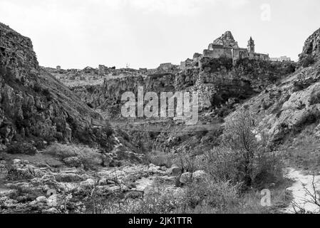 Escursioni attraverso il canyon a Matera, Italia Foto Stock