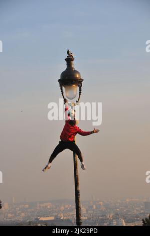 Mostra di artisti di strada a Montmartre Foto Stock