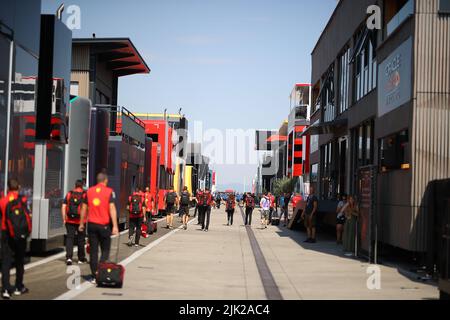 Paddock durante il GP d'Ungheria, 28-31 luglio 2022 all'Hungaroring, campionato del mondo di Formula 1 2022. Foto Stock