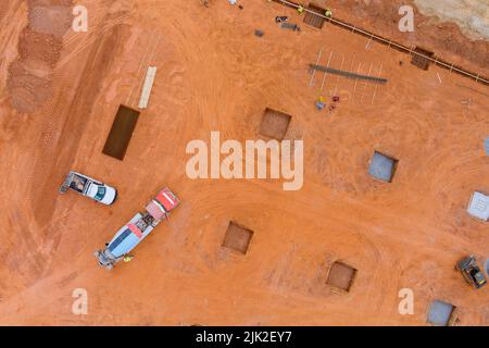 In preparazione alla colata di fondazioni in calcestruzzo per un nuovo edificio, le seguenti preparazioni Foto Stock