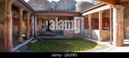 Cortile in una tipica villa romana dell'antica Pompei, Italia meridionale Foto Stock