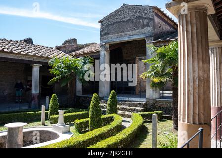 Cortile in una tipica villa romana dell'antica Pompei, Italia meridionale Foto Stock