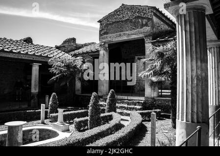 Cortile in una tipica villa romana dell'antica Pompei, Italia meridionale Foto Stock