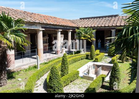 Cortile in una tipica villa romana dell'antica Pompei, Italia meridionale Foto Stock