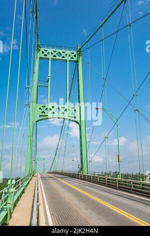 Thousand Islands Bridge sul fiume St Lawrence, Thousand Islands Region, USA e Canada Foto Stock