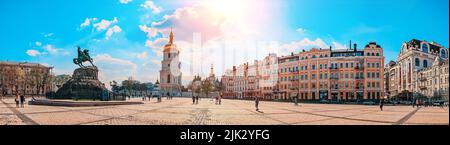 Vista panoramica. Cattedrale di Santa Sofia in Piazza Sophia. Foto Stock