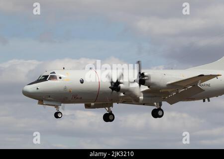 Marina tedesca P-3C Orion approda a RAF Fairford per RIAT 2022. Foto Stock