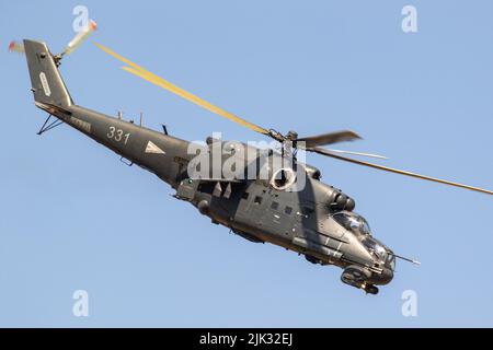 MIL mi-24P Hind dell'aeronautica ungherese al Royal International Aircraft Tattoo 2022, RAF Fairford. Foto Stock