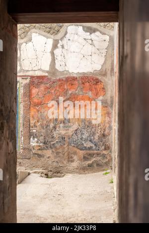 ERCOLANO, ITALIA - 04 MAGGIO 2022 - Casa di Nettuno e Amfitrite a Ercolano, Italia Foto Stock