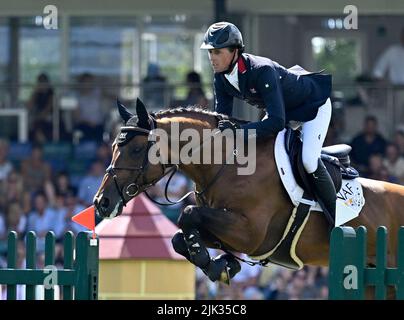 Hassocks, Regno Unito. 29th luglio 2022. Lo spettacolo del Cavallo Internazionale Longines Royal. Hickstead Showground. Hassocks. Ben Maher (GBR) guida FALTIC HB durante la tazza Longines FEI jumping nazioni della Gran Bretagna. Credit: Sport in immagini/Alamy Live News Foto Stock