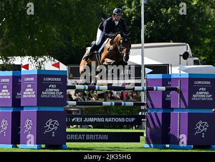 Hassocks, Regno Unito. 29th luglio 2022. Lo spettacolo del Cavallo Internazionale Longines Royal. Hickstead Showground. Hassocks. Ben Maher (GBR) guida FALTIC HB durante la tazza Longines FEI jumping nazioni della Gran Bretagna. Credit: Sport in immagini/Alamy Live News Foto Stock