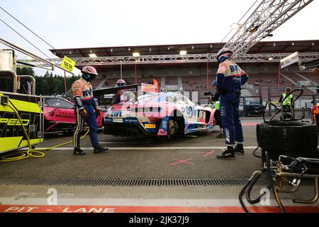 Spa Francorchamps, Belgio. 29th luglio 2022. Pit-Lane, GetSpeed, Mercedes-AMG GT3 Credit: Independent Photo Agency/Alamy Live News Foto Stock