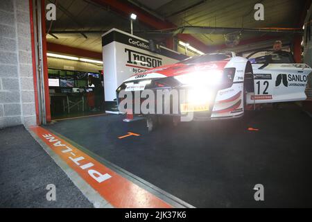 Spa Francorchamps, Belgio. 29th luglio 2022. Pit-Lane, Audi Sport Team Tresor, Audi R8 LMS evo II GT3 Credit: Independent Photo Agency/Alamy Live News Foto Stock