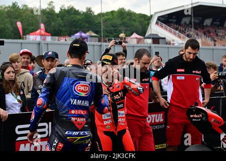 Autodrom Most, Most, Repubblica Ceca, 29 luglio 2022, SUPERPOLE 2st N°1 Toprak Razgatlioglu TUR Yamaha YZF R1 Pata Yamaha con durante il tempo di Brixx WorldSBK Foto Stock