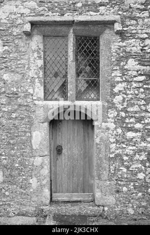 Esterno della chiesa di St Mawgan-in-Meneage, il Lizard, Cornovaglia Foto Stock