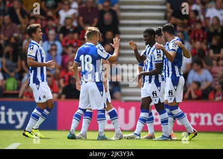 Bournemouth, Regno Unito. Bournemouth, Regno Unito. 30th luglio 2022. 30th luglio 2022; Vitality Stadium, Boscombe, Dorset, Inghilterra: Pre-stagione amichevole, AFC Bournemouth Versus Real Sociedad: Mikel Merino di Real Sociedad festeggia con la sua squadra segnando in 8th minuti 0-1 credito: Action Plus Sports Images/Alamy Live News Credit: Action Plus Sports Images/Alamy Live News Foto Stock