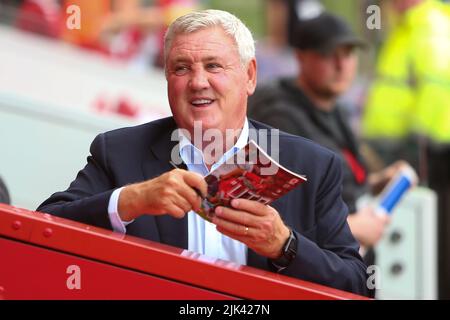 Middlesbrough, Regno Unito. 30th luglio 2022West Brom Manager Steve Bruce durante la partita del Campionato Sky Bet tra Middlesbrough e West Bromwich Albion al Riverside Stadium di Middlesbrough sabato 30th luglio 2022. (Credit: Michael driver | MI News) Credit: MI News & Sport /Alamy Live News Credit: MI News & Sport /Alamy Live News Foto Stock