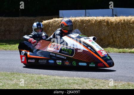 Maria Costello, LCR Kawasaki F2, Contemporary Racing Motorcycle, attuali moto da corsa solista e costumi sidecar, Goodwood Festival of Speed, The Foto Stock