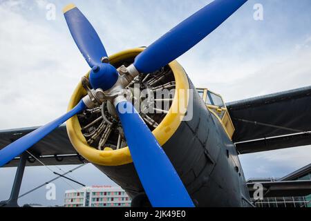 Aeroporto di Stoccarda, Germania, museo aereo open space, aereo sovietico fatto Antonov AN-2 in mostra Foto Stock