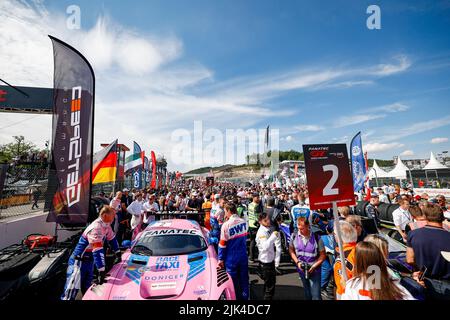 02 AMG Team GetSpeed, Mercedes-AMG GT3 di Maximilian Götz, Steijn SCHOTHORST, Luca STOLZ, in azione, griglia di partenza, Grille de partono, durante la TotalEnergies 24 ore di Spa 2022, 7th round del Fanatec GT World Challenge Europe 2022 Powered by AWS, dal 27 al 31 luglio 2021 sul Circuit de Spa-Francorchamps, a Stavelot, Belgio - Foto Paul Vaicle / DPPI Foto Stock