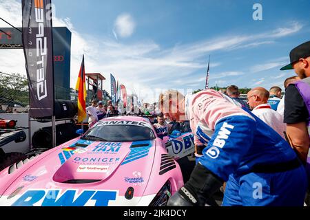 02 AMG Team GetSpeed, Mercedes-AMG GT3 di Maximilian Götz, Steijn SCHOTHORST, Luca STOLZ, griglia di partenza, griglia di partenza, In azione durante la TotalEnergies 24 ore di Spa 2022, 7th round del 2022 Fanatec GT World Challenge Europe Powered by AWS, dal 27 al 31 luglio 2021 sul Circuit de Spa-Francorchamps, a Stavelot, Belgio - Foto Paul Vaicle / DPPI Foto Stock