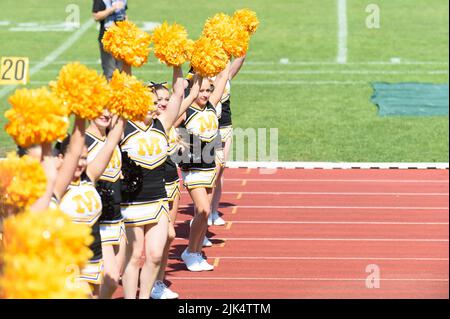 Monaco di Baviera, Germania. 30th luglio 2022. Munich Cowboys Cheerleader prima della partita Erima GFL tra Munich Cowboys e Schwaebisch Hall Unicorns a Dantestadion, Monaco di Baviera. (Foto: Sven Beyrich/Sports Press Photo/C - UN'ORA DI SCADENZA - ATTIVA FTP SOLO SE LE IMMAGINI HANNO MENO DI UN'ORA - Alamy) credito: SPP Sport Press Photo. /Alamy Live News Foto Stock