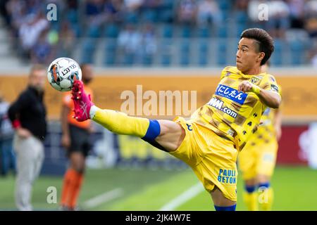 Daichi Hayashi di STVV ha ritratto in azione durante una partita di calcio tra KAA Gent e Sint-Truidense VV, sabato 30 luglio 2022 a Gent, il giorno 2/34 della prima divisione del campionato belga 'Jupiler Pro League' 2022-2023. BELGA FOTO KRISTOF VAN ACCOM Foto Stock