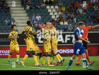 Daichi Hayashi di STVV festeggia dopo aver segnato durante una partita di calcio tra KAA Gent e Sint-Truidense VV, sabato 30 luglio 2022 a Gent, il giorno 2/34 della prima divisione del campionato belga 'Jupiler Pro League' 2022-2023. BELGA FOTO JOHN THYS Foto Stock