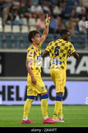 Daichi Hayashi di STVV festeggia dopo aver segnato durante una partita di calcio tra KAA Gent e Sint-Truidense VV, sabato 30 luglio 2022 a Gent, il giorno 2/34 della prima divisione del campionato belga 'Jupiler Pro League' 2022-2023. BELGA FOTO JOHN THYS Foto Stock