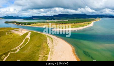 Vista aerea dell'insenatura costiera a Littleferry e Loch Fleet, Golspie, Sutherland, Scozia, Regno Unito Foto Stock