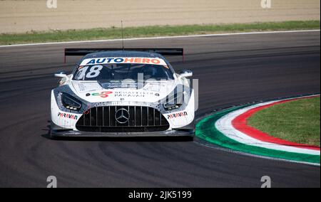 Mercedes AMG GT3 da corsa super auto azione veloce su pista asfalto. Imola, Italia, giugno 18 2022. DTM Foto Stock