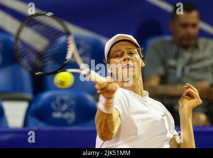 UMAGO, CROAZIA - LUGLIO 30: Jannik Sinner d’Italia gioca contro Franco Agamenone d’Italia durante la semifinale maschile il giorno 7 dell’Umag 2022 Croatia Open allo stadio ATP Goran Ivanisevic il 30 luglio 2022 a Umago, Croazia. Foto: Jurica Galoic/PIXSELL Foto Stock