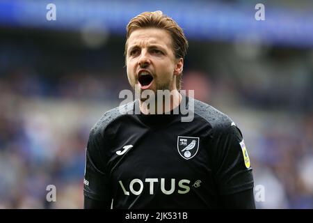 Cardiff, Regno Unito. 30th luglio 2022. Tim Krul, il portiere di Norwich City reagisce. EFL Skybet Championship Match, Cardiff City contro Norwich City al Cardiff City Stadium di Cardiff, Galles, sabato 30th luglio 2022. Questa immagine può essere utilizzata solo a scopo editoriale. Solo per uso editoriale, licenza richiesta per uso commerciale. Nessun uso in scommesse, giochi o un singolo club/campionato/player pubblicazioni. pic di Andrew Orchard/Andrew Orchard sport fotografia/Alamy Live news credito: Andrew Orchard sport fotografia/Alamy Live News Foto Stock