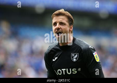 Cardiff, Regno Unito. 30th luglio 2022. Tim Krul, il portiere di Norwich City reagisce. EFL Skybet Championship Match, Cardiff City contro Norwich City al Cardiff City Stadium di Cardiff, Galles, sabato 30th luglio 2022. Questa immagine può essere utilizzata solo a scopo editoriale. Solo per uso editoriale, licenza richiesta per uso commerciale. Nessun uso in scommesse, giochi o un singolo club/campionato/player pubblicazioni. pic di Andrew Orchard/Andrew Orchard sport fotografia/Alamy Live news credito: Andrew Orchard sport fotografia/Alamy Live News Foto Stock