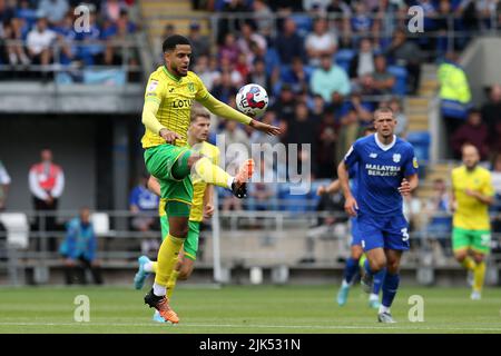 Cardiff, Regno Unito. 30th luglio 2022. Andrew Omobamidele di Norwich City in azione. EFL Skybet Championship Match, Cardiff City contro Norwich City al Cardiff City Stadium di Cardiff, Galles, sabato 30th luglio 2022. Questa immagine può essere utilizzata solo a scopo editoriale. Solo per uso editoriale, licenza richiesta per uso commerciale. Nessun uso in scommesse, giochi o un singolo club/campionato/player pubblicazioni. pic di Andrew Orchard/Andrew Orchard sport fotografia/Alamy Live news credito: Andrew Orchard sport fotografia/Alamy Live News Foto Stock