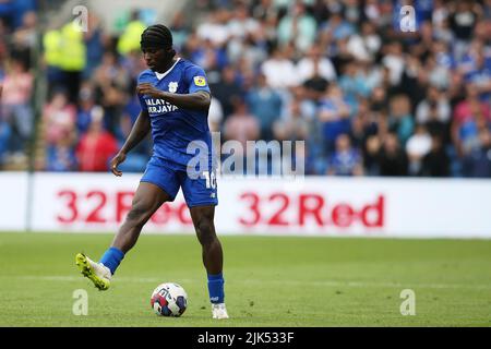 Cardiff, Regno Unito. 30th luglio 2022. Sheyi Ojo della città di Cardiff in azione. EFL Skybet Championship Match, Cardiff City contro Norwich City al Cardiff City Stadium di Cardiff, Galles, sabato 30th luglio 2022. Questa immagine può essere utilizzata solo a scopo editoriale. Solo per uso editoriale, licenza richiesta per uso commerciale. Nessun uso in scommesse, giochi o un singolo club/campionato/player pubblicazioni. pic di Andrew Orchard/Andrew Orchard sport fotografia/Alamy Live news credito: Andrew Orchard sport fotografia/Alamy Live News Foto Stock