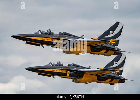 Black Eagles mostra il team aerobico della Corea del Sud al RIAT 2022. Foto Stock