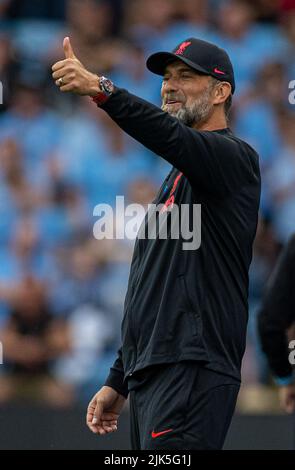 Leicester. 31st luglio 2022. Il direttore di Liverpool Jurgen Klopp gesticola durante la partita English Community Shield tra Liverpool e Manchester City a Leicester, Gran Bretagna, il 30 luglio 2022. Credit: Xinhua/Alamy Live News Foto Stock