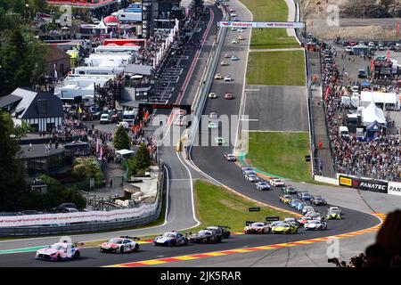 Spa Francorchamps, Belgio. 30th luglio 2022. Main Race, Start Credit: Independent Photo Agency/Alamy Live News Foto Stock