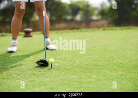 Immagine ravvicinata del golfista che partecipa al torneo Foto Stock