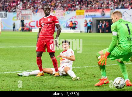 Lipsia, Germania. 30th luglio 2022. NESSUN GOL: Sadio Mane (FCB 17) Offside gol contro Peter GULACSI, portiere RB Leipzig 1 Hugo NOVOA RAMOS, RB Leipzig 38 nella partita RB LEIPZIG - FC BAYERN München 3-5 DFL SUPERCUP, 1. Campionato Tedesco di Calcio, a Lipsia, 30 luglio 2022 Stagione 2022/2023 © Peter Schatz / Alamy Live News Credit: Peter Schatz/Alamy Live News Foto Stock