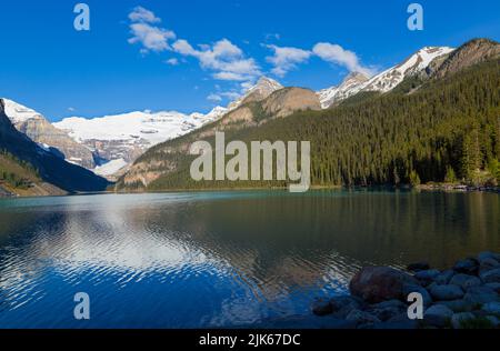 Il Lago Louise, il Parco Nazionale di Banff, Canada Foto Stock