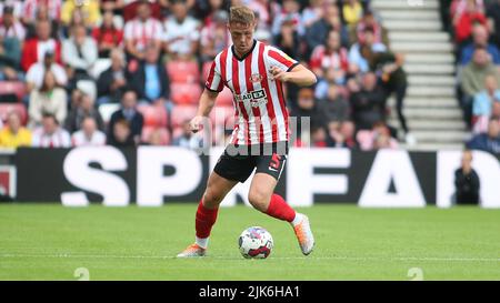 Daniel Ballard di Sunderland durante la partita del campionato Sky Bet tra Sunderland e Coventry City allo Stadium of Light di Sunderland domenica 31st luglio 2022. (Credit: Michael driver | MI News) Foto Stock