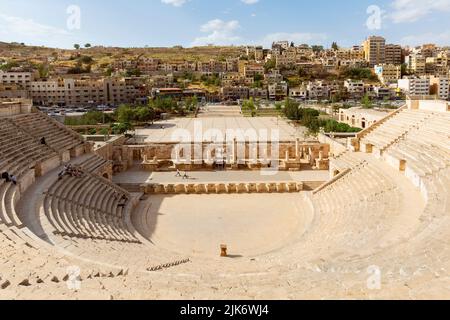 Giordania, Amman : Vista del Teatro Romano e della città di Amman, Giordania Foto Stock