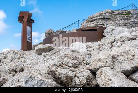 Forte Spitz Verle: La fortificazione austriaca della prima guerra mondiale situata sulla sommità del Pizzo di Levico Terme, Trentino Alto Adige, Italia Foto Stock